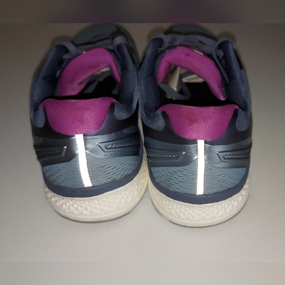 Saucony Women's Triumph ISO 4 Running Shoes - US 8.5 - Picture 10 of 11